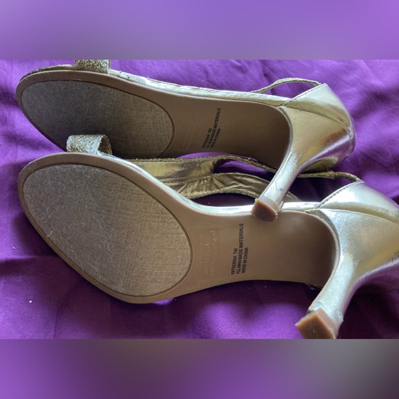 Metallic Gold Katreenia High Heels by Rampage, sz 7 - 3.5” heel - Picture 10 of 11